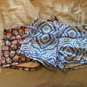 2️⃣ pair Savage Barbell booty shorts